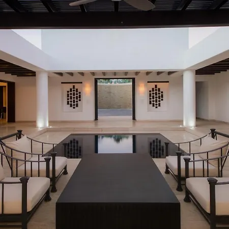Casa Yvonne Modern Amenities Near Exclusive Golf Course Sleeps 16