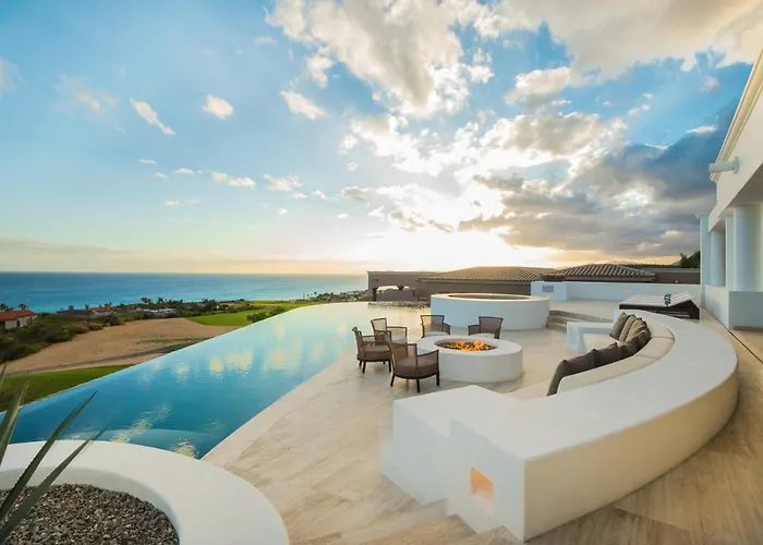 Casa Yvonne Modern Amenities Near Exclusive Golf Course Sleeps 16 Hotel