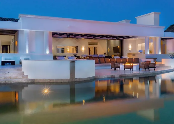 Casa Yvonne Modern Amenities Near Exclusive Golf Course Sleeps 16 San Jose del Cabo