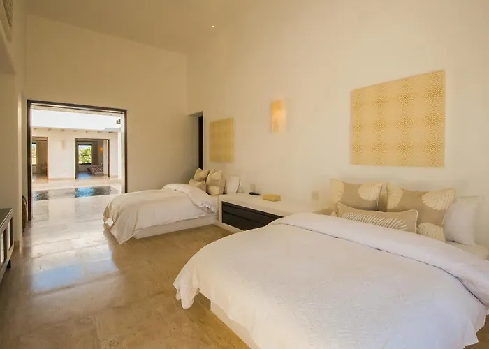 Casa Yvonne Modern Amenities Near Exclusive Golf Course Sleeps 16 *