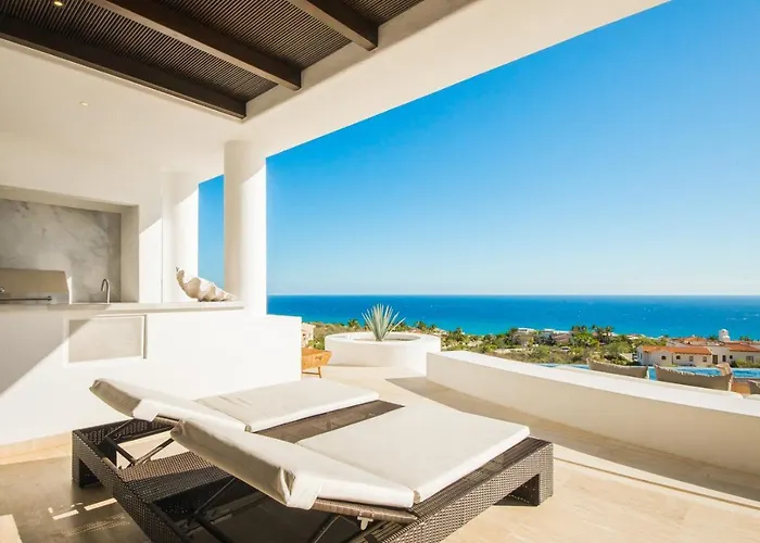 Casa Yvonne Modern Amenities Near Exclusive Golf Course Sleeps 16 Hotel